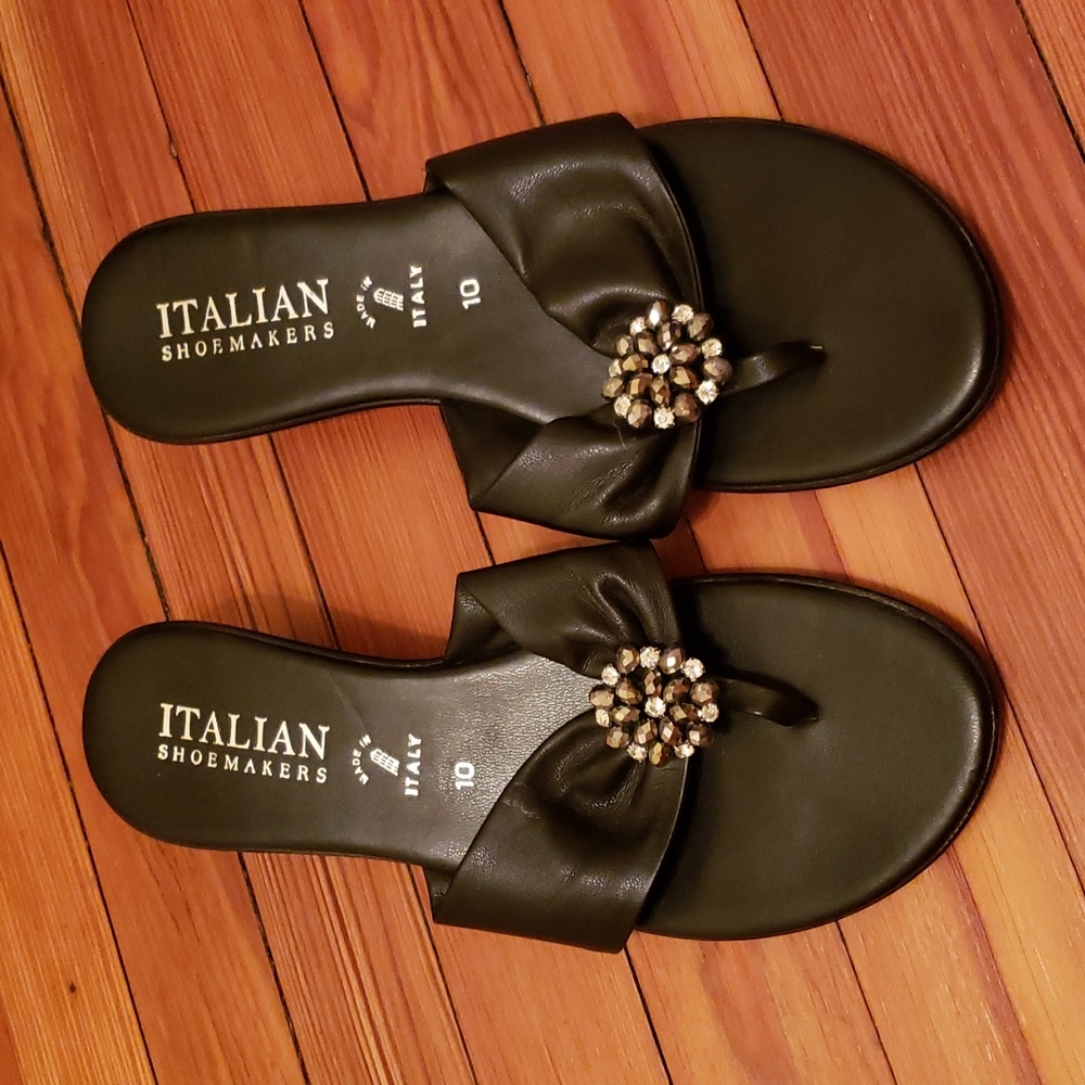 Italian Shoemakers size 10 black wedge